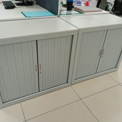 Armoire basse métallique avec 2 portes rideau